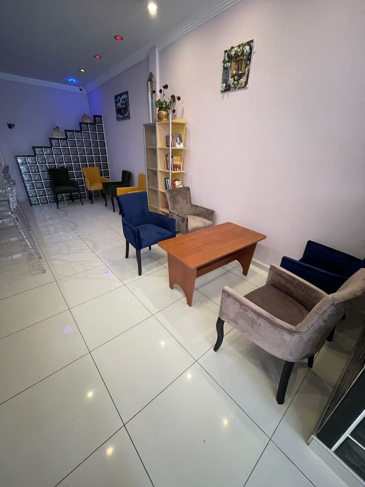 Beachway Hotel