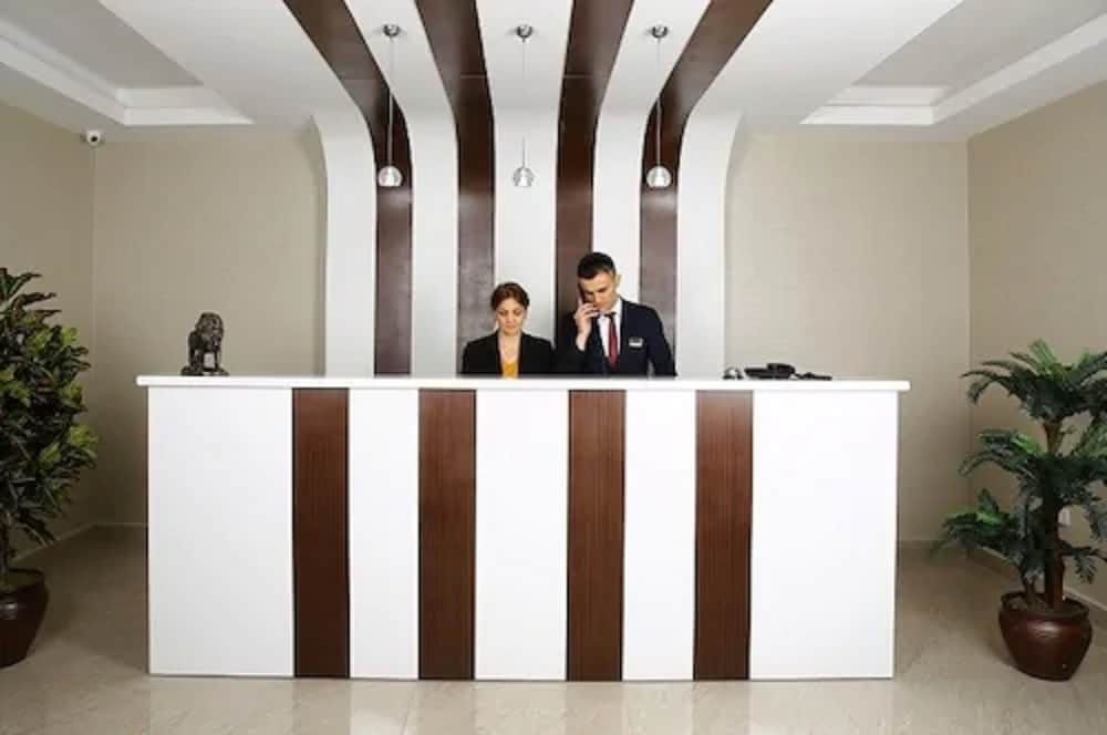 Golden Lounge Hotel